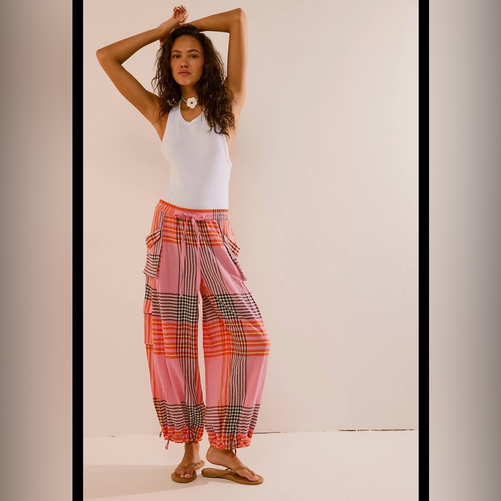 Free People Crafted Plaid Cargo Pant
Size XS NWT